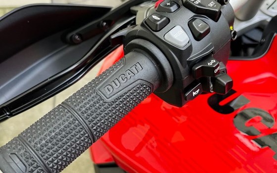 Neufahrzeug Ducati Multistrada V4 Pikes Peak - Bild 6