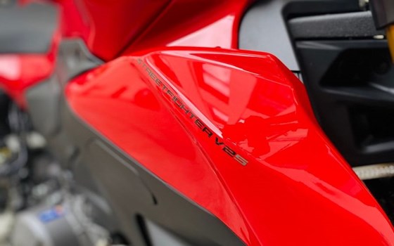 Neufahrzeug Ducati Streetfighter V2 S - Bild 6
