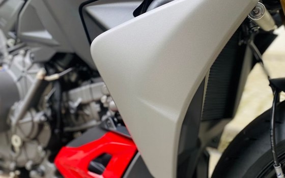 Neufahrzeug Ducati Streetfighter V2 S - Bild 7