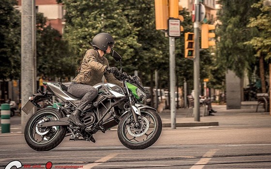 Neufahrzeug Kawasaki Z e-1 - Bild 2