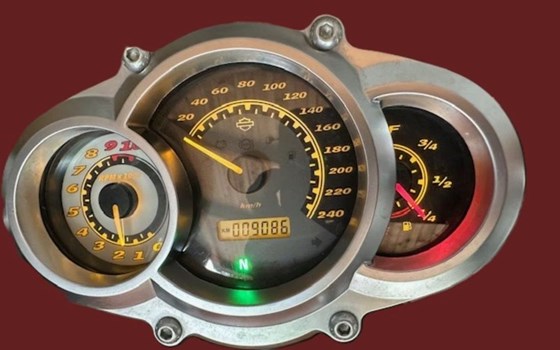 Gebrauchtmotorrad Harley-Davidson V-Rod Muscle VRSCF - Bild 9