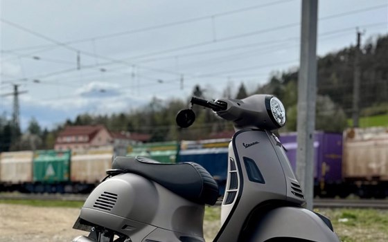 Gebrauchtmotorrad Vespa GTS 300 hpe Super Tech - Bild 2