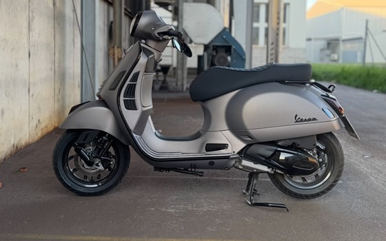 Gebrauchtmotorrad Vespa GTS 300 hpe Super Tech - Bild 4