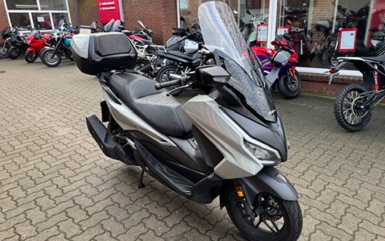 Gebrauchtmotorrad Honda Forza 125 - Bild 2