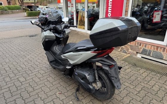 Gebrauchtmotorrad Honda Forza 125 - Bild 4