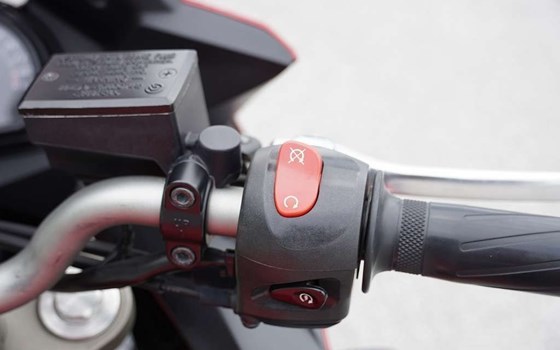 Gebrauchtmotorrad Yamaha XJ6 SA - Bild 3