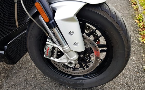 Gebrauchtmotorrad Triumph Rocket 3 R - Bild 9