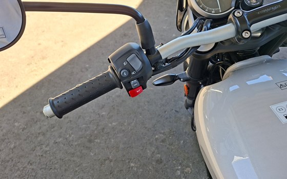 Neufahrzeug Triumph Tracker 400 - Bild 10