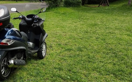 Gebrauchtmotorrad Piaggio MP3 400 - Bild 2