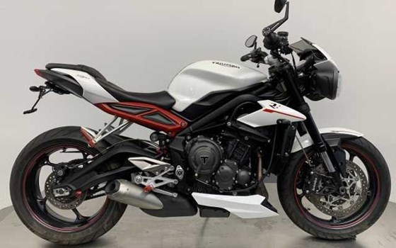 Gebrauchtmotorrad Triumph Street Triple R - Bild 2