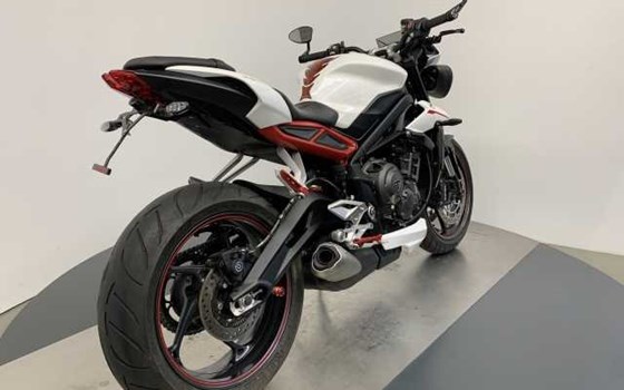 Gebrauchtmotorrad Triumph Street Triple R - Bild 3