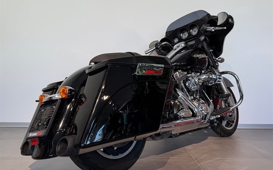 Gebrauchtmotorrad Harley-Davidson Street Glide FLHX - Bild 5