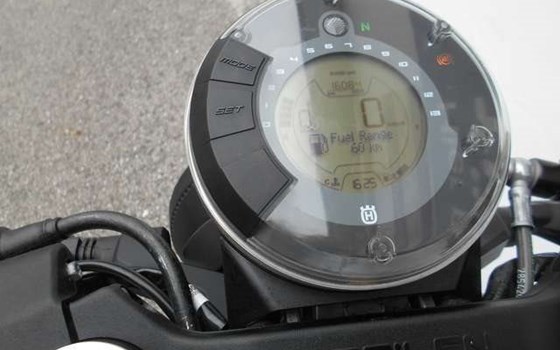 Gebrauchtmotorrad Husqvarna Vitpilen 401 - Bild 4