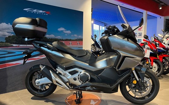 Gebrauchtmotorrad Honda Forza 750 - Bild 2