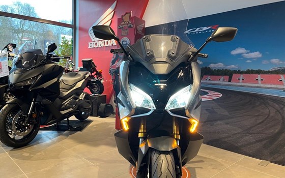 Gebrauchtmotorrad Honda Forza 750 - Bild 4