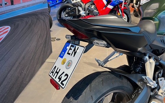 Gebrauchtmotorrad Honda CB650R E-Clutch - Bild 7