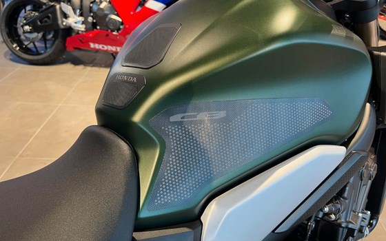 Gebrauchtmotorrad Honda CB650R E-Clutch - Bild 8