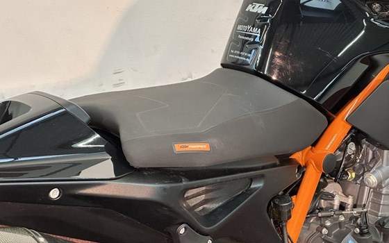 Gebrauchtmotorrad KTM 890 Duke R - Bild 11