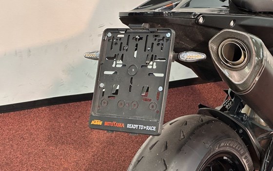 Gebrauchtmotorrad KTM 890 Duke R - Bild 9