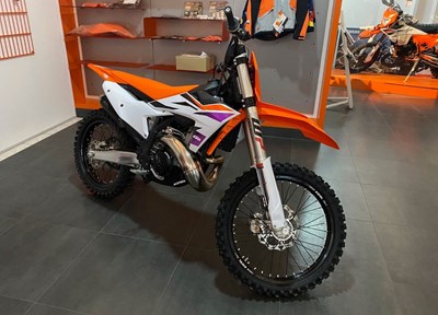 GEBRAUCHTFAHRZEUG KTM 300 SX