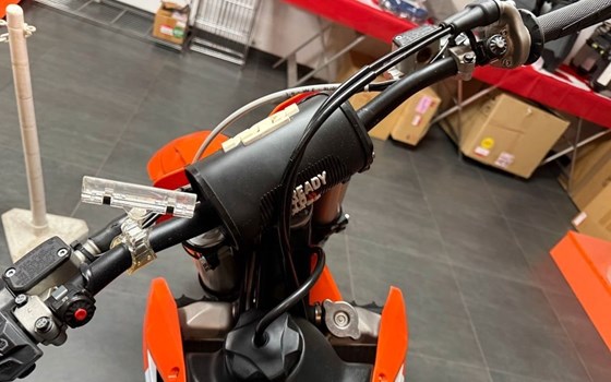 Gebrauchtmotorrad KTM 300 SX - Bild 5
