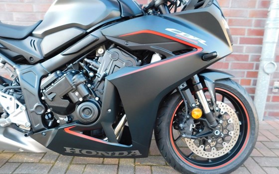 Gebrauchtmotorrad Honda CBR650R E-Clutch - Bild 15