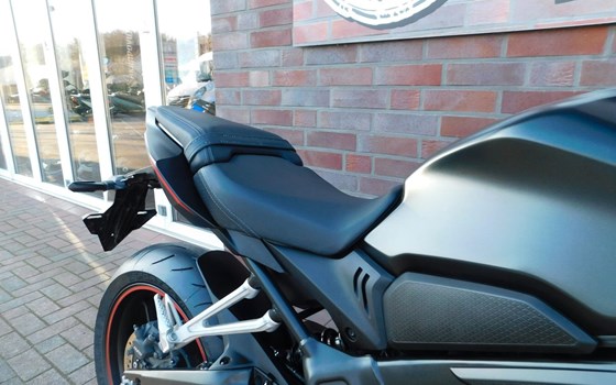 Gebrauchtmotorrad Honda CBR650R E-Clutch - Bild 17