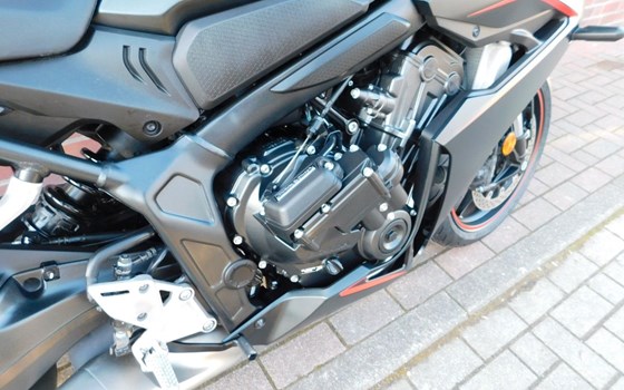 Gebrauchtmotorrad Honda CBR650R E-Clutch - Bild 18