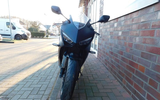 Gebrauchtmotorrad Honda CBR650R E-Clutch - Bild 3