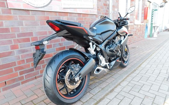 Gebrauchtmotorrad Honda CBR650R E-Clutch - Bild 7