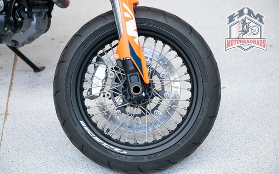 Gebrauchtmotorrad KTM 690 SMC R - Bild 11