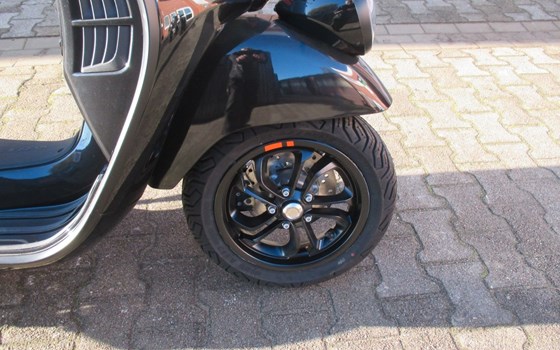 Neufahrzeug Vespa GTV 300 - Bild 13