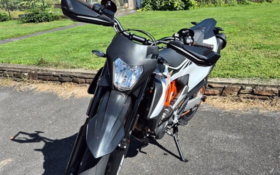 Gebrauchtmotorrad KTM 690 SMC R - Bild 3
