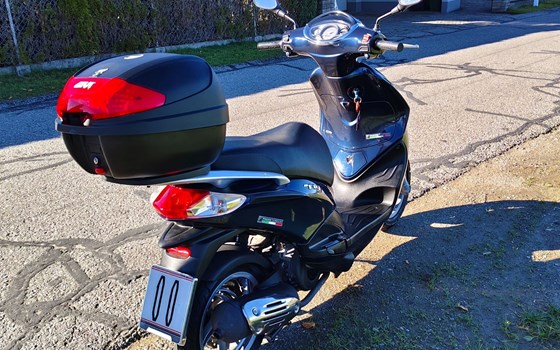 Gebrauchtmotorrad Piaggio New Fly 125 i.e. 3V - Bild 3