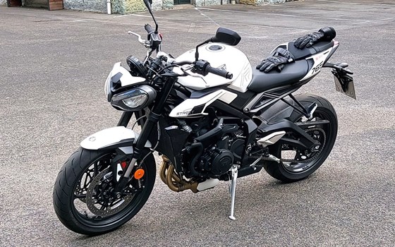 Gebrauchtmotorrad Triumph Street Triple 765 R - Bild 1