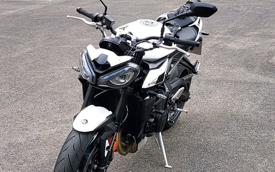 Gebrauchtmotorrad Triumph Street Triple 765 R - Bild 3