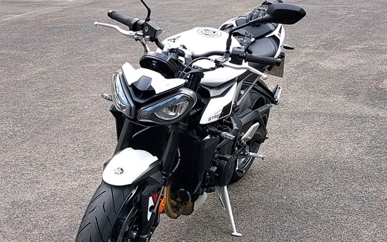 Gebrauchtmotorrad Triumph Street Triple 765 R - Bild 3