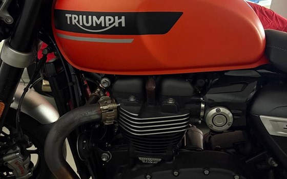 Gebrauchtmotorrad Triumph Speed Twin 1200 - Bild 4