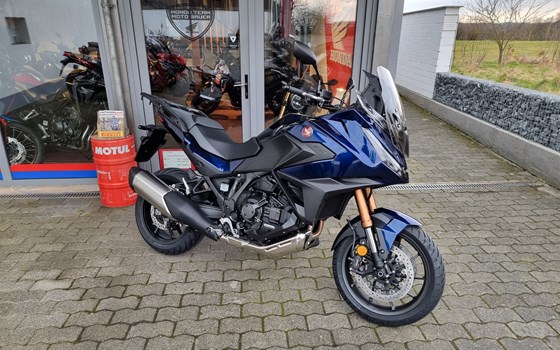 Gebrauchtmotorrad Honda NT1100 DCT Electronic Suspension - Bild 1