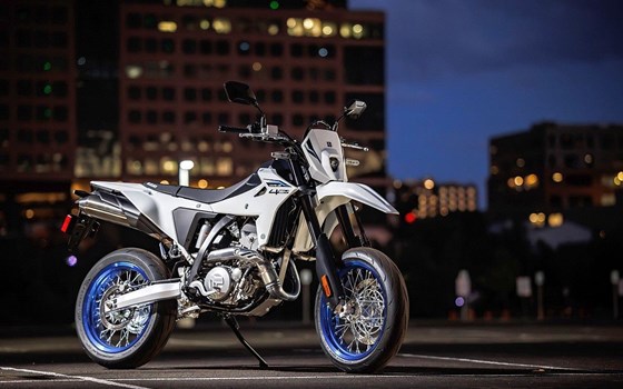 Neufahrzeug Suzuki DR-Z4SM - Bild 10