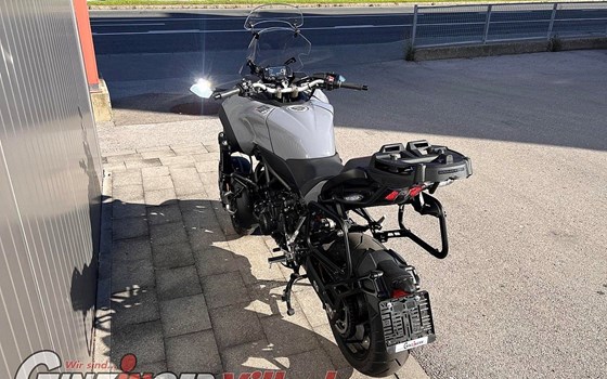 Gebrauchtmotorrad Yamaha Niken GT - Bild 9