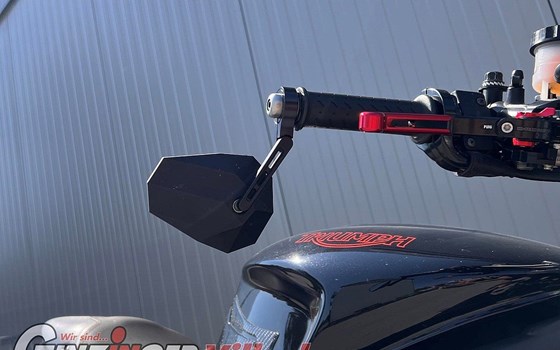 Gebrauchtmotorrad Triumph Speed Triple 1050 - Bild 11