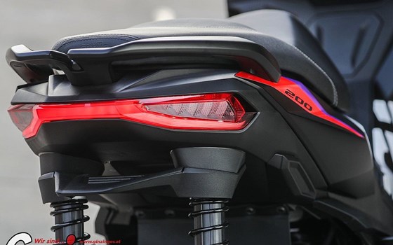 Neufahrzeug Aprilia SR GT Replica 125 - Bild 6