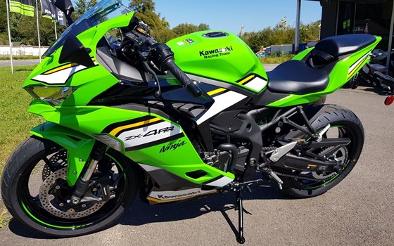 Neufahrzeug Kawasaki Ninja ZX-4RR - Bild 6