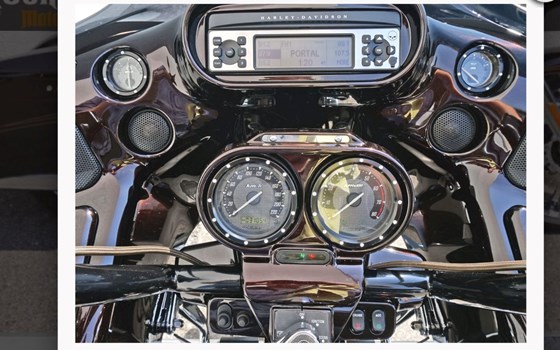 Gebrauchtmotorrad Harley-Davidson CVO Road Glide FLTRSE - Bild 7
