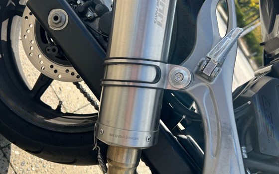 Gebrauchtmotorrad Suzuki SFV 650 Gladius - Bild 11