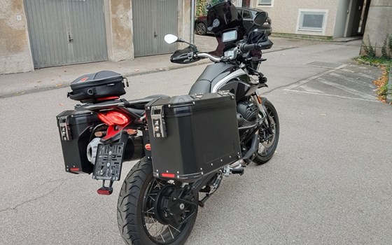 Gebrauchtmotorrad Moto Guzzi V85 TT Guardia d'Onore - Bild 2