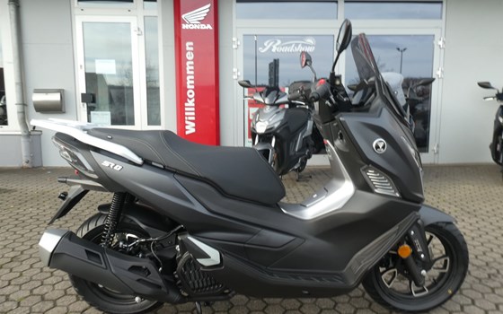 Neufahrzeug Voge SR1 125 ABS TCS - Bild 9