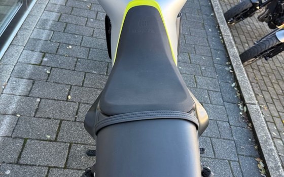 Gebrauchtmotorrad Husqvarna Vitpilen 701 - Bild 5