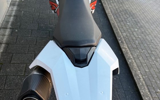 Gebrauchtmotorrad KTM 690 SMC R - Bild 5
